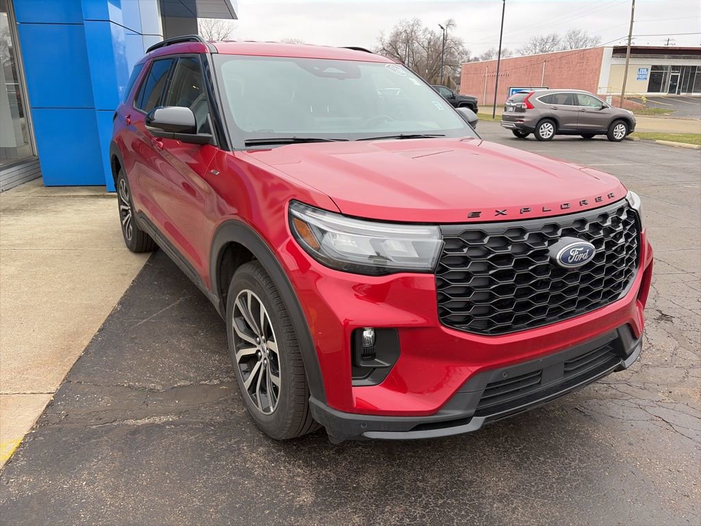 Used 2025 Ford Explorer ST-Line image 5