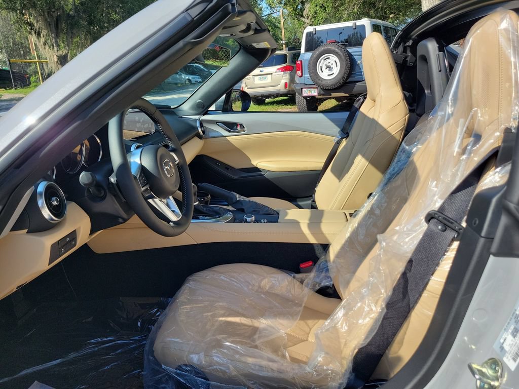 New 2026 MAZDA MX-5 Miata RF Grand Touring RWD image 2