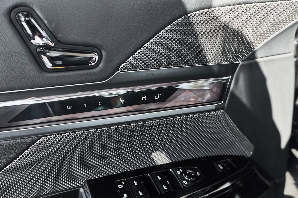 Used 2024 BMW 740i w/ Premium Package RWD image 19