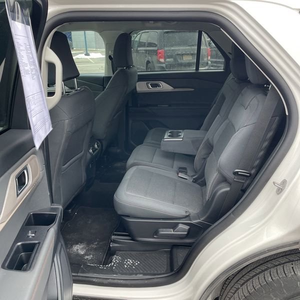 Used 2025 Ford Explorer Active image 11