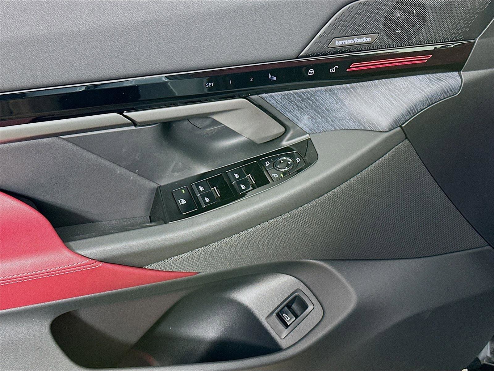 New 2026 BMW 530i xDrive w/ M Sport Package image 18