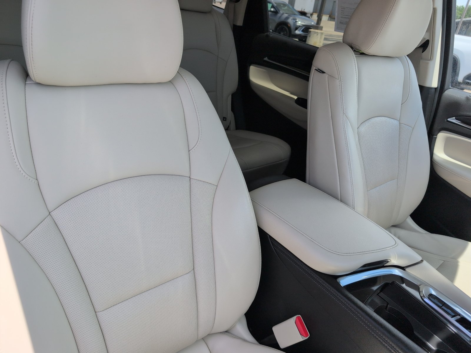 Used 2023 Buick Enclave Essence w/ Experience Buick Package FWD image 30