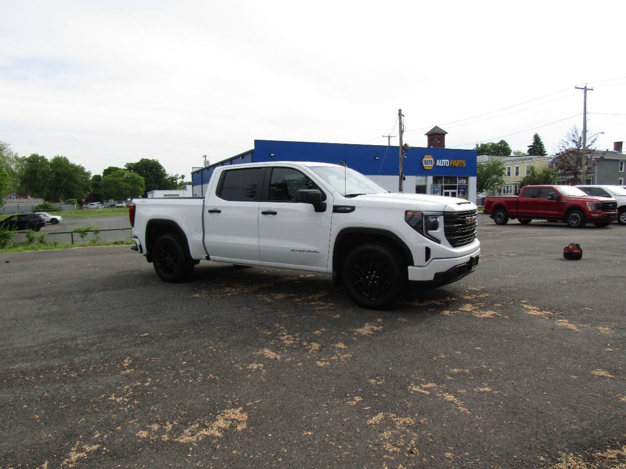 Used 2024 GMC Sierra 1500 Pro w/ Graphite Edition AWD/4WD image 8