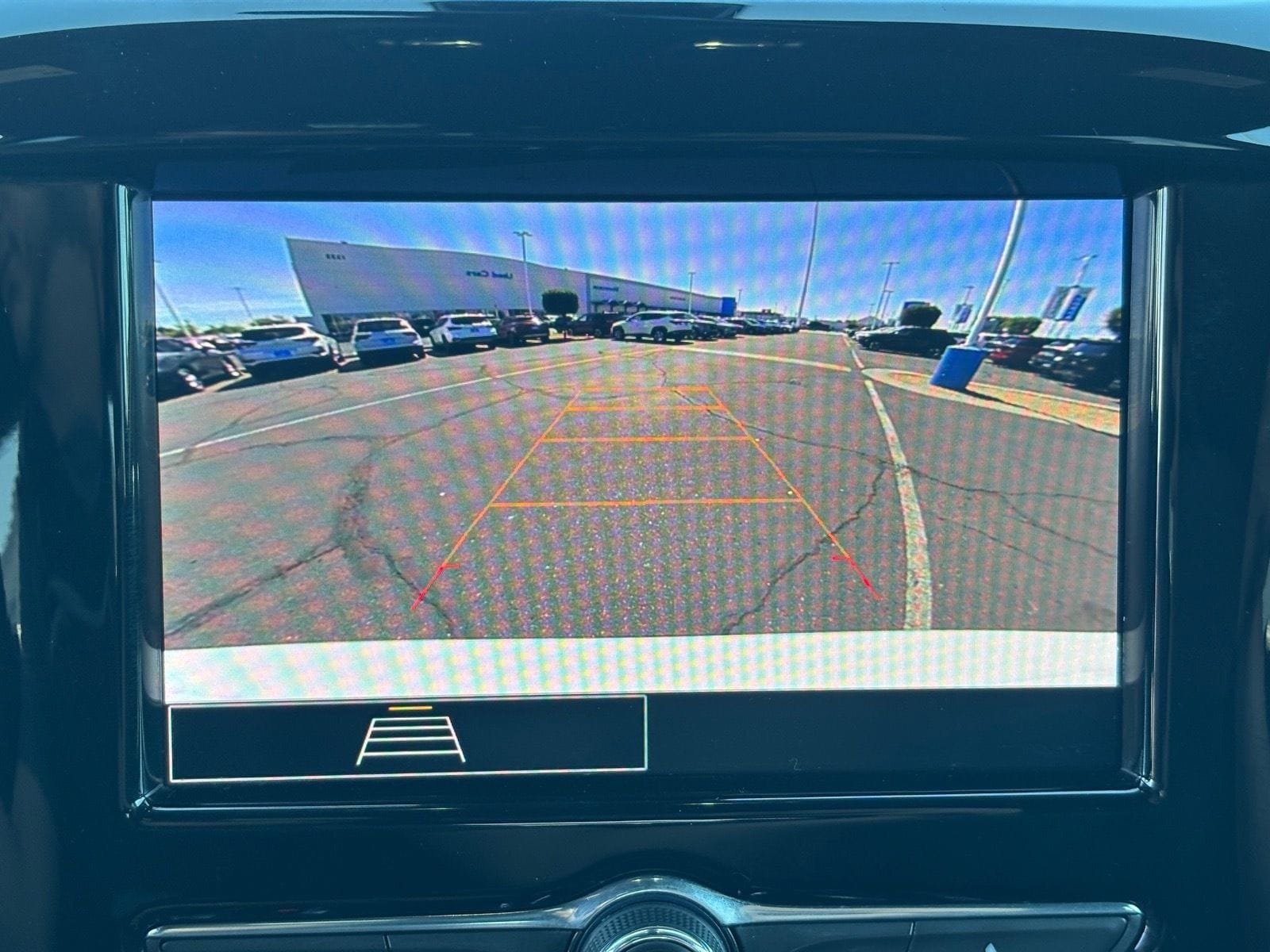 Used 2023 Chevrolet Traverse LT image 25