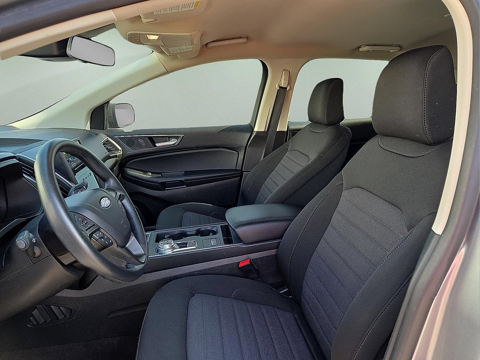 Used 2024 Ford Edge SE AWD/4WD image 9