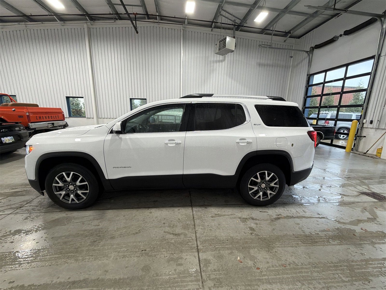 Used 2023 GMC Acadia SLT image 5