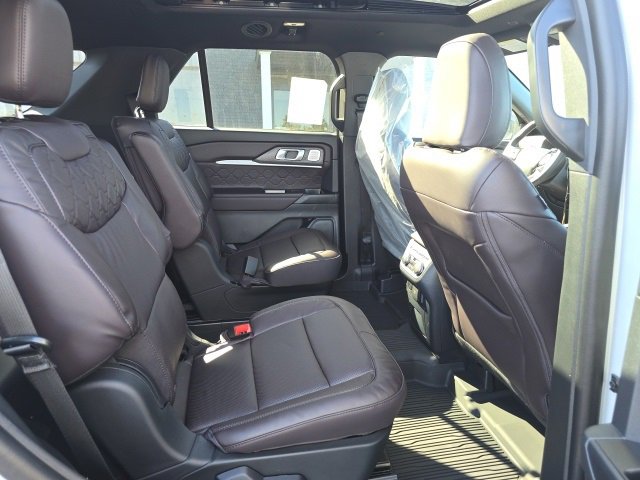 New 2025 Ford Explorer Platinum image 30