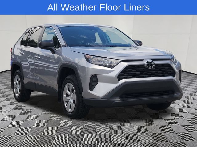 Used 2022 Toyota RAV4 LE FWD video 3