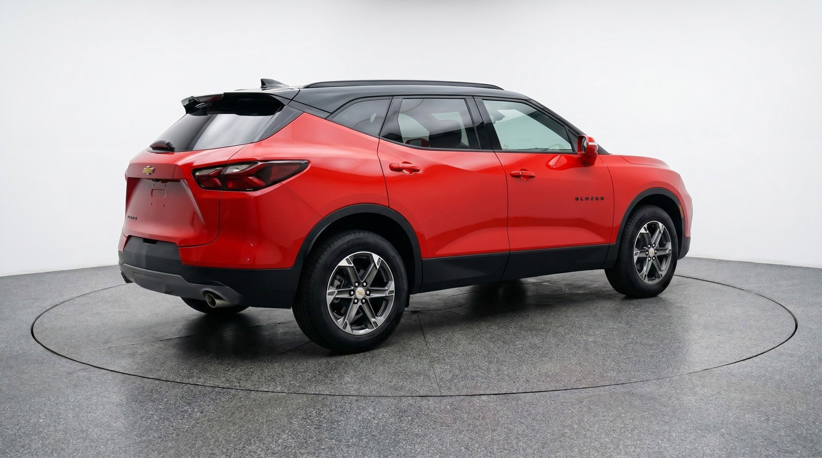 Used 2025 Chevrolet Blazer LT FWD image 9