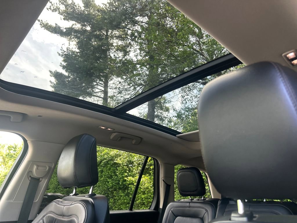 Used 2023 Lincoln Aviator Grand Touring w/ Equipment Group 301A AWD/4WD image 24