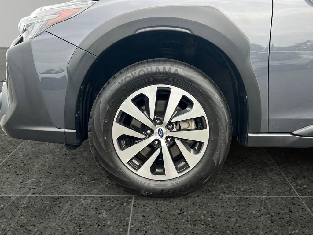 Used 2023 Subaru Outback Premium AWD/4WD image 5
