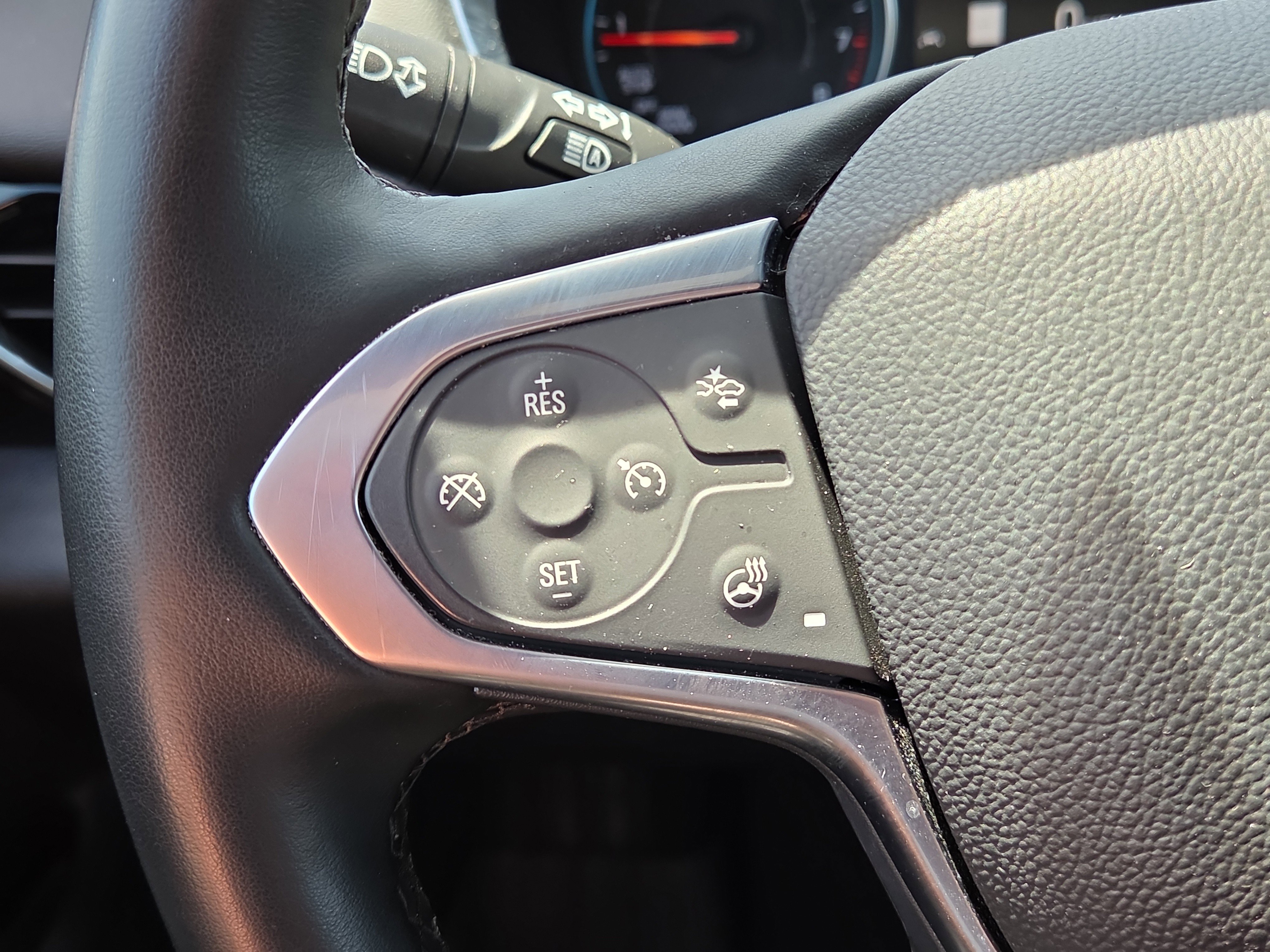 Used 2023 Chevrolet Traverse RS w/ LPO, Floor Liner Package FWD image 21