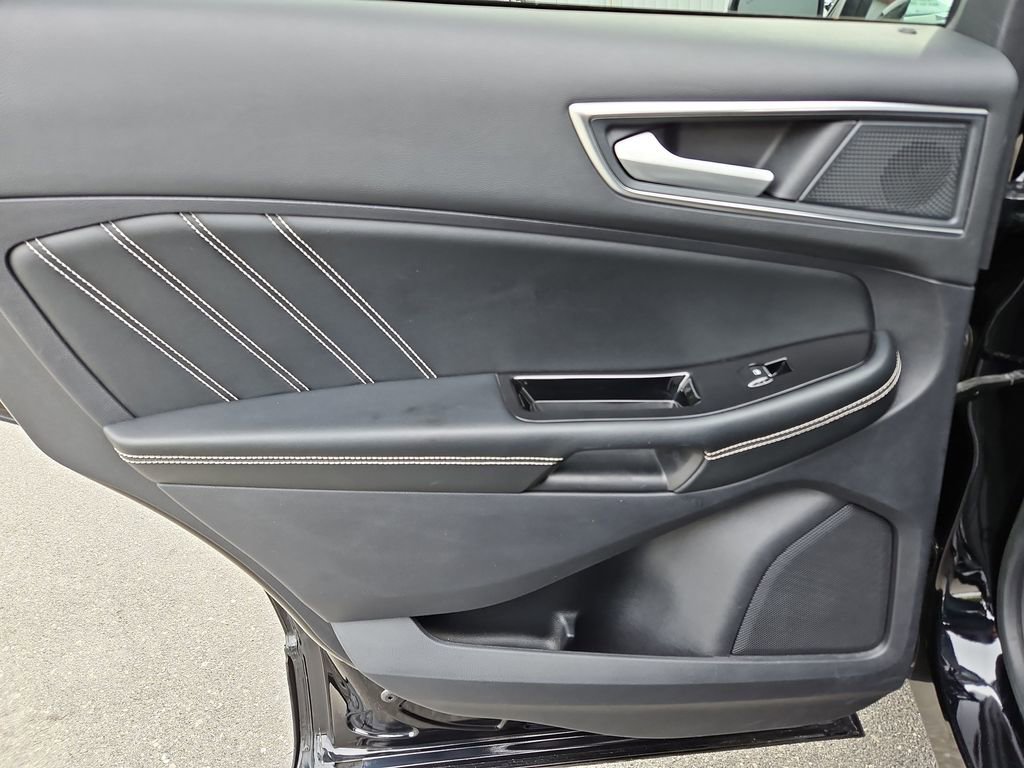 Used 2020 Ford Edge ST w/ Cold Weather Package AWD/4WD image 31