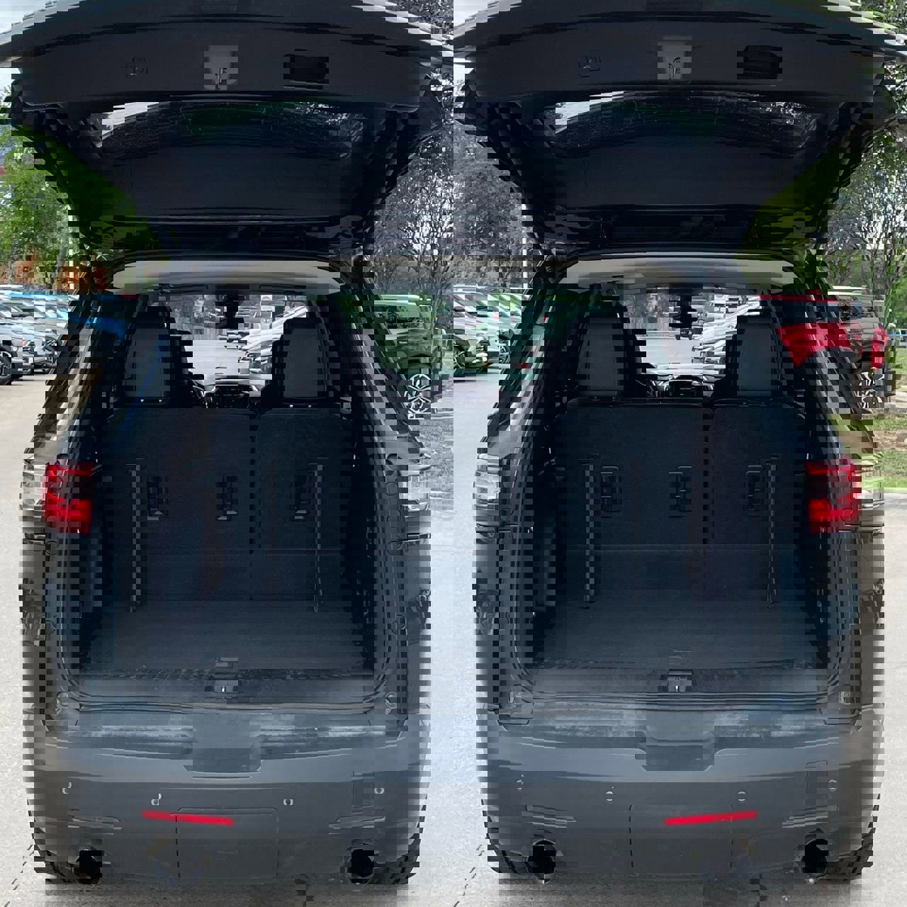 Used 2020 Chevrolet Traverse RS image 26