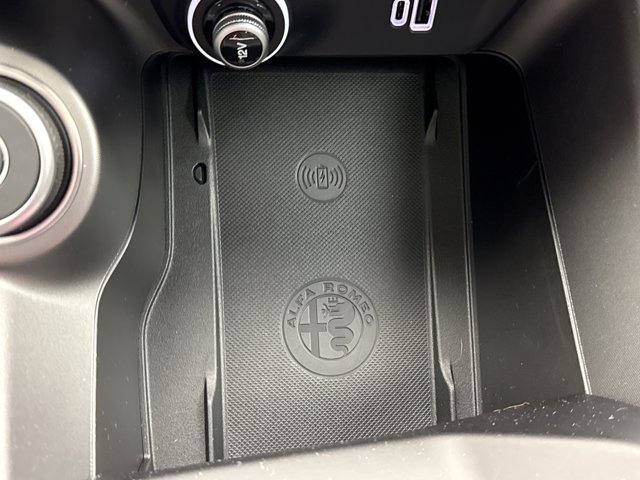 Used 2024 Alfa Romeo Tonale Ti AWD/4WD image 17