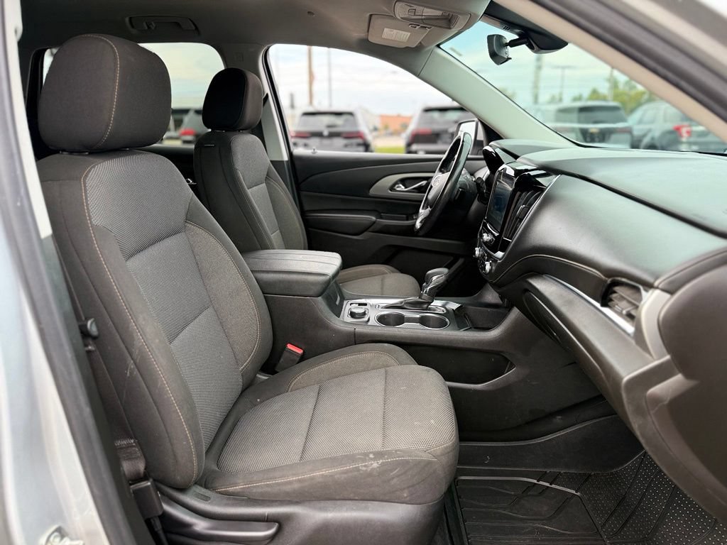 Used 2021 Chevrolet Traverse LT FWD image 10