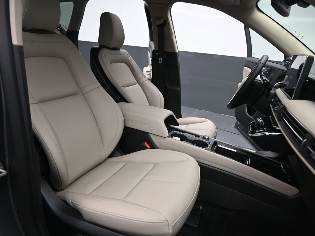 New 2026 Lincoln Corsair Premiere image 2