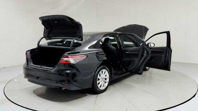 Used 2023 Toyota Camry LE image 10