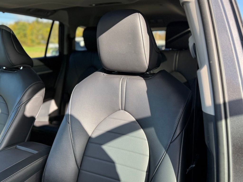 Certified 2024 Toyota Highlander XLE image 14