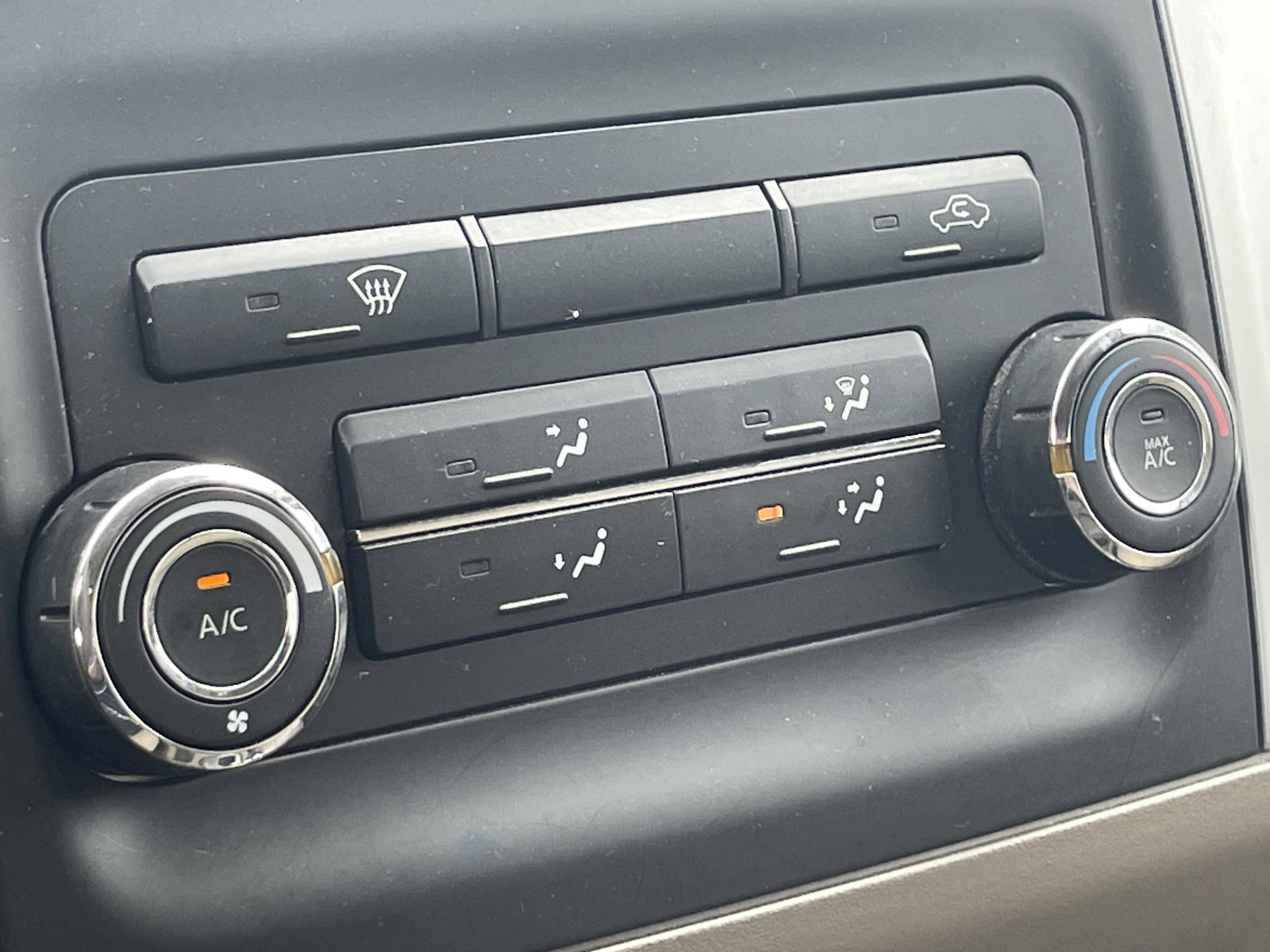 Used 2015 Nissan Frontier SV image 22