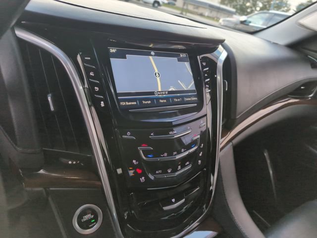 Used 2019 Cadillac Escalade Premium Luxury image 20