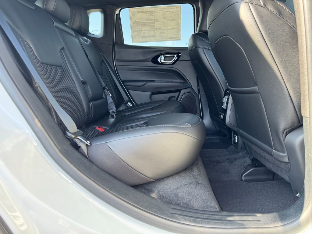 New 2026 Jeep Compass Latitude image 26