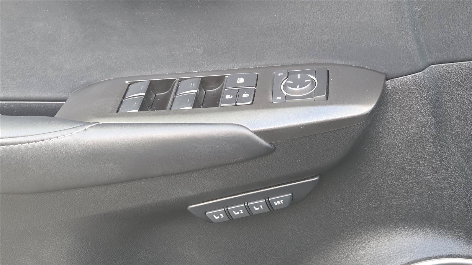 Used 2015 Lexus NX 200t F Sport w/ Navigation System Package AWD/4WD image 14