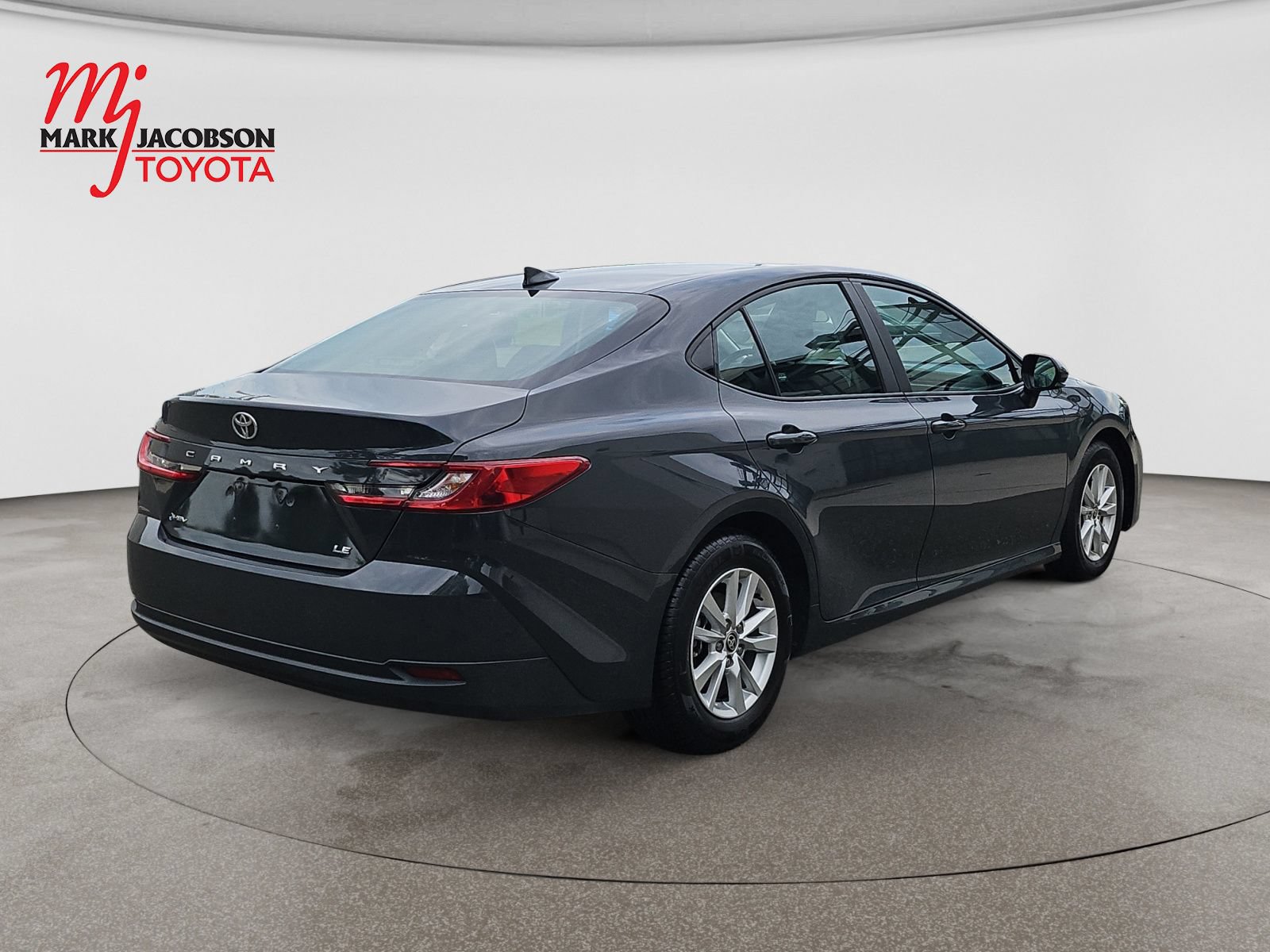 Used 2025 Toyota Camry LE FWD image 9