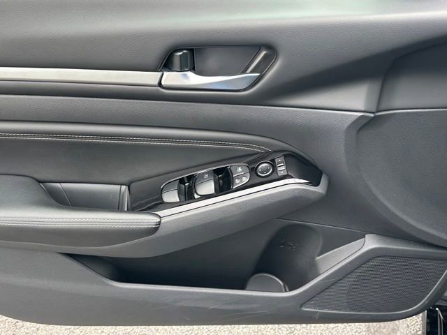 Used 2023 Nissan Altima 2.5 SV w/ SV Premium Package FWD image 18