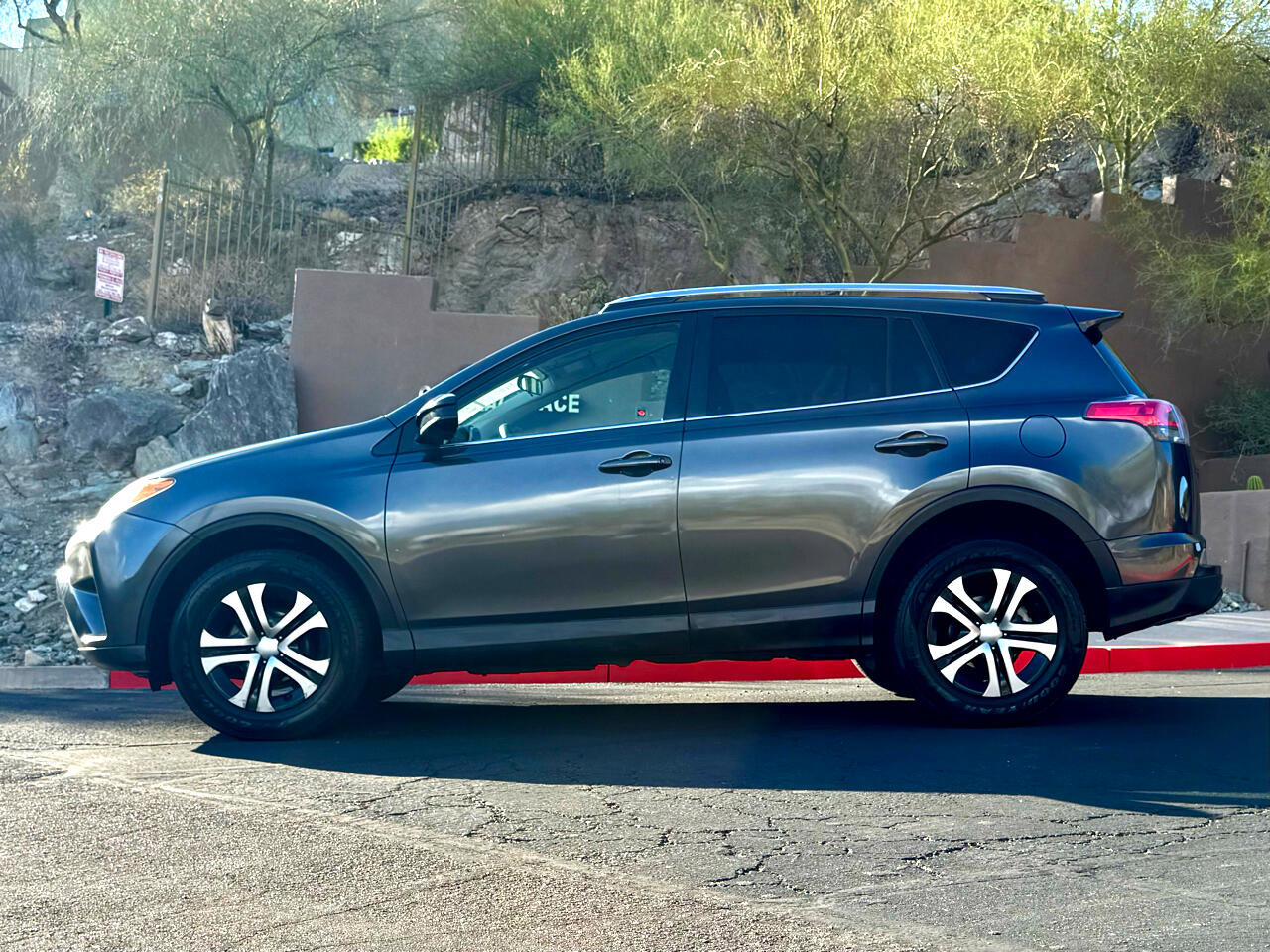 Used 2018 Toyota RAV4 LE w/ Carpet Mat Package image 3