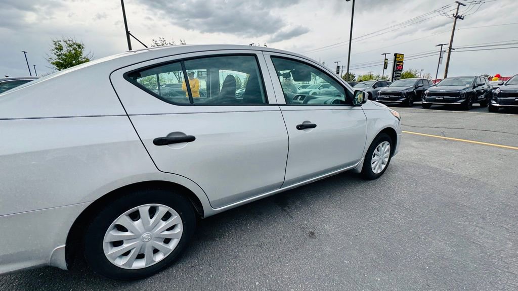 Used 2017 Nissan Versa S FWD image 13