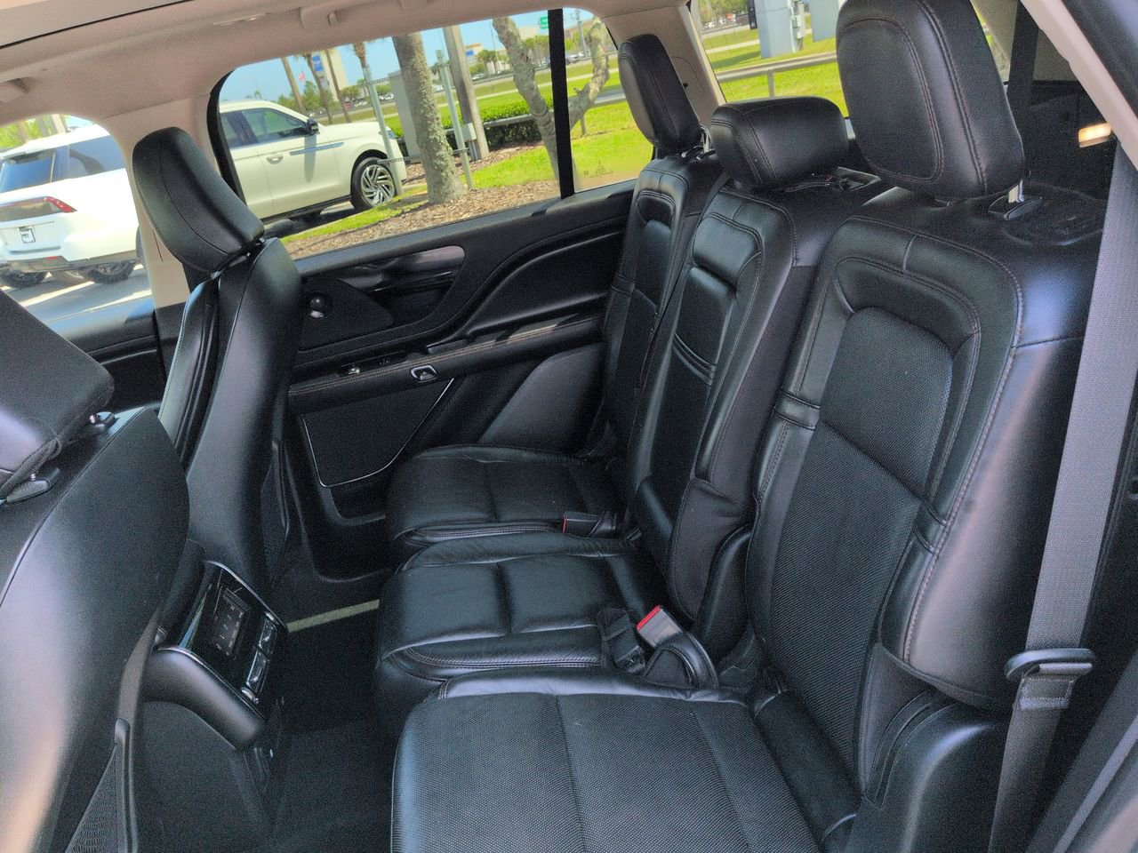 Certified 2021 Lincoln Aviator Reserve w/ Equipment Group 201A AWD/4WD image 14