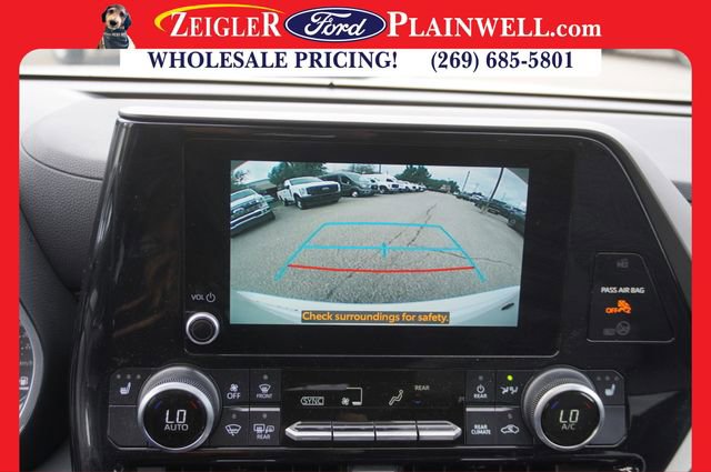 Used 2023 Toyota Highlander XLE image 22