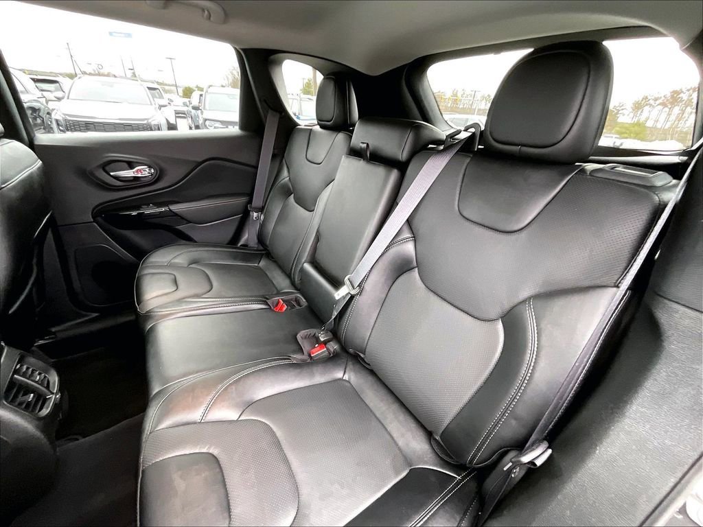 Used 2023 Jeep Cherokee Altitude Lux image 14