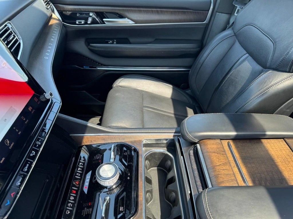 Used 2024 Jeep Grand Wagoneer L 4WD image 15