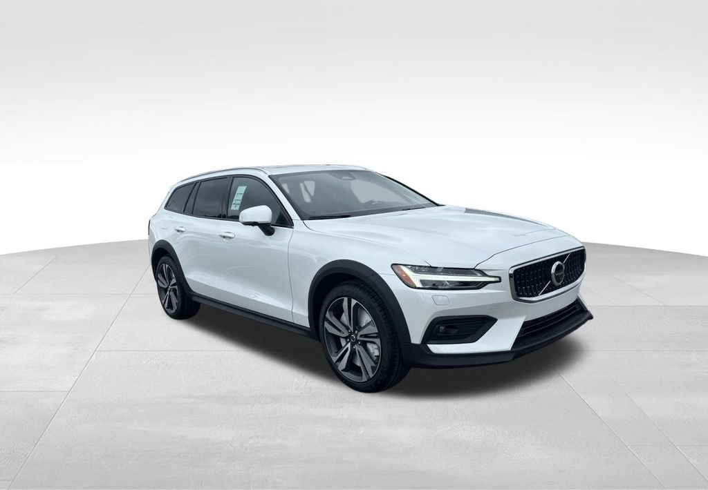 New 2026 Volvo V60 B5 Cross Country Plus w/ Protection Package Premier AWD/4WD image 7