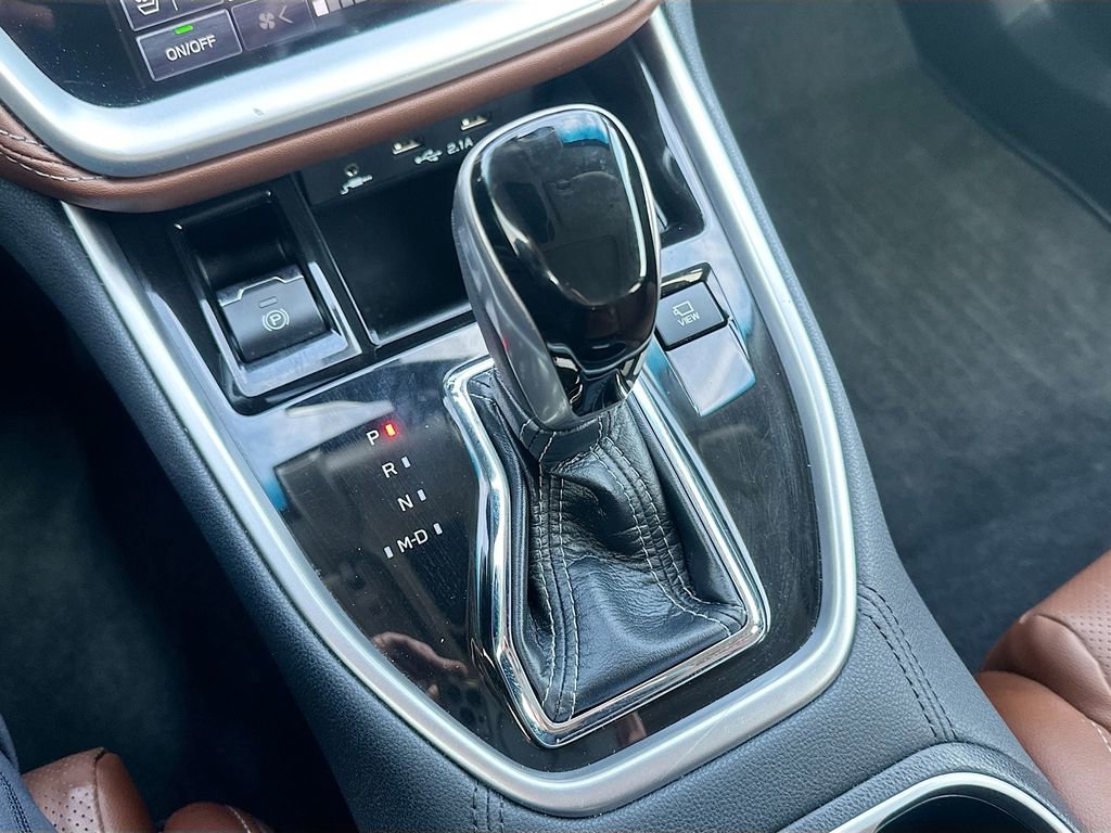 Used 2022 Subaru Outback Touring w/ Popular Package #2 image 17