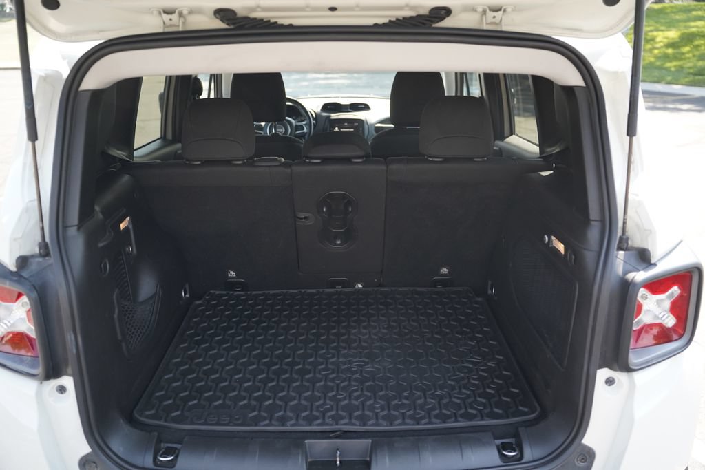 Used 2017 Jeep Renegade Trailhawk AWD/4WD image 12