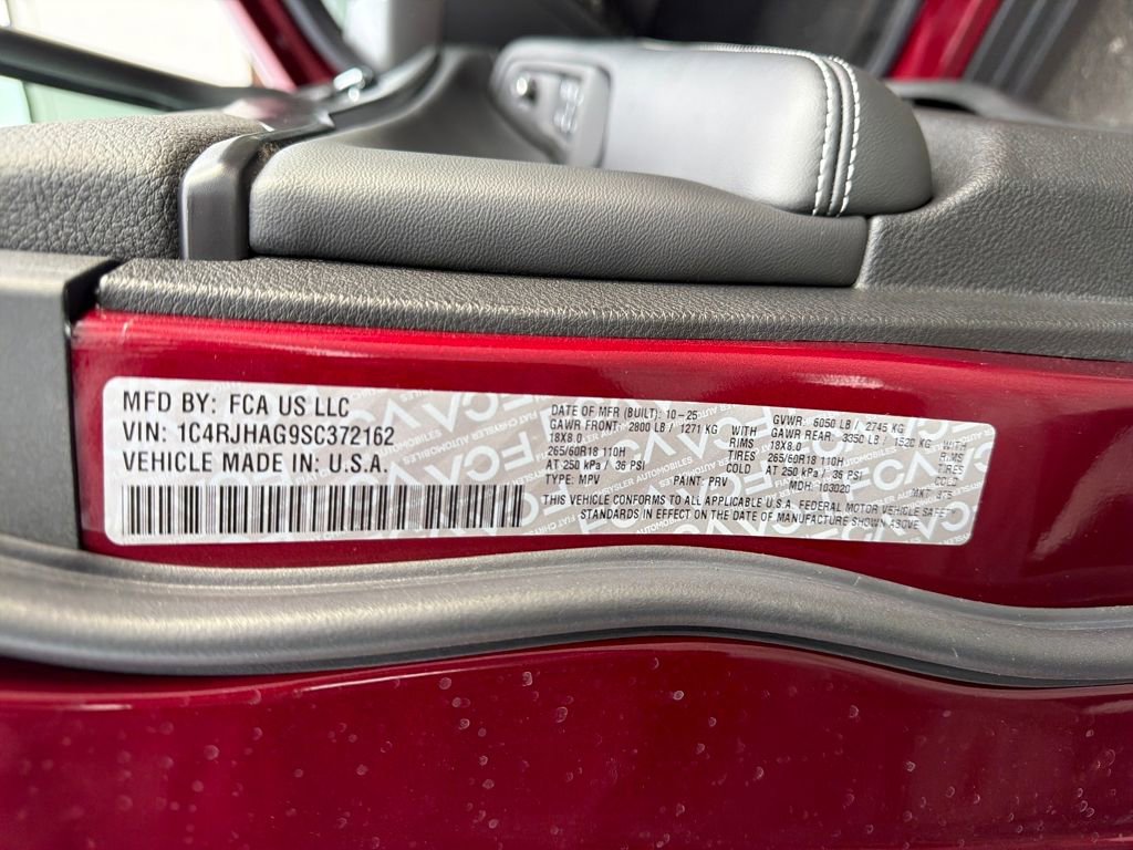 New 2025 Jeep Grand Cherokee Altitude image 26