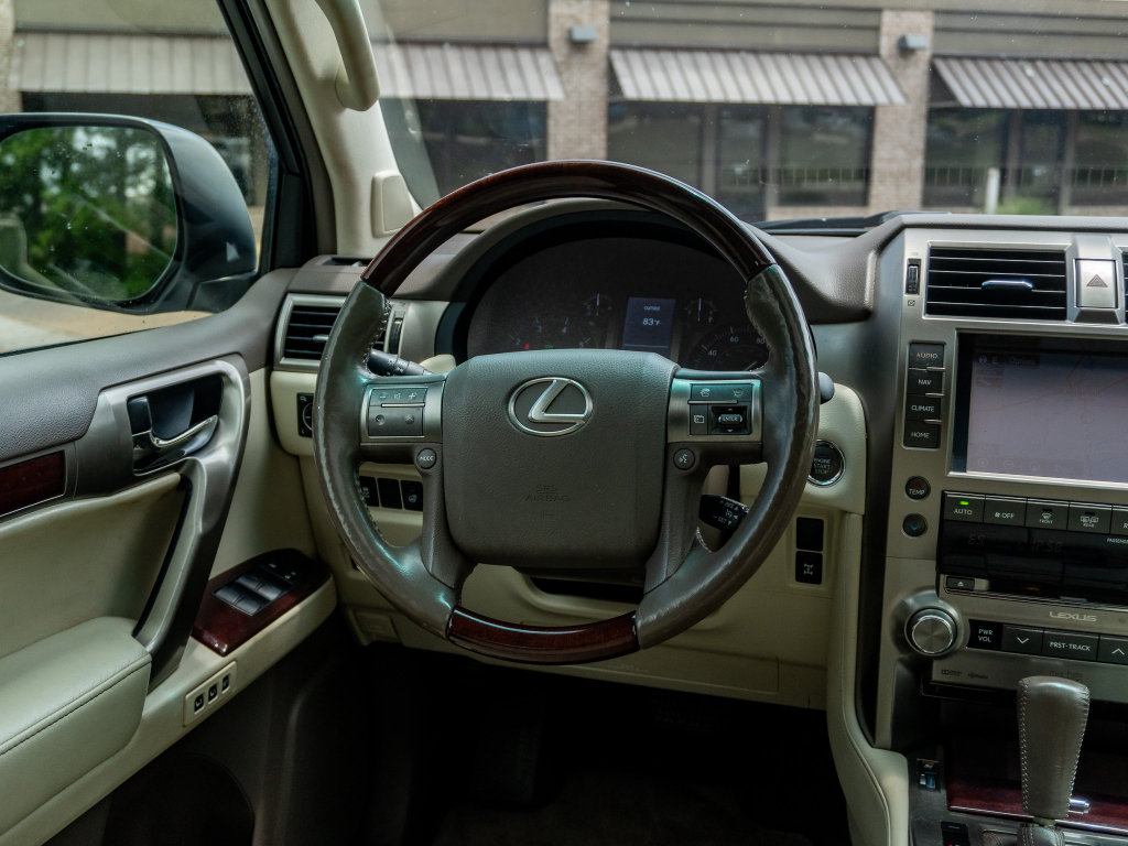 Used 2014 Lexus GX 460 Luxury AWD/4WD image 24