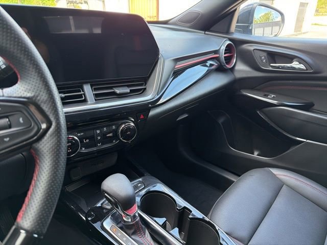 Used 2024 Chevrolet Trax RS w/ Sunroof Package image 30