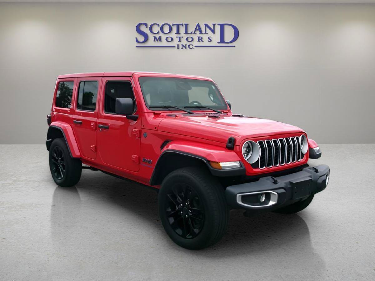 Used 2025 Jeep Wrangler Unlimited Sahara w/ Safety Group AWD/4WD image 4