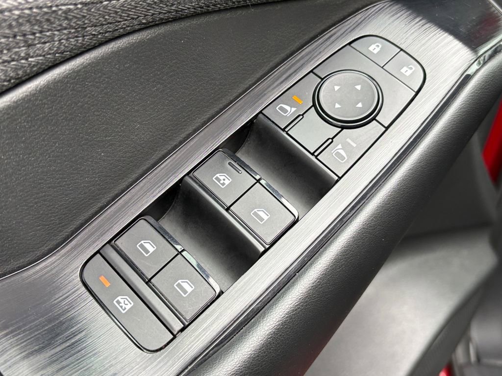 Used 2023 Nissan Rogue S FWD image 11