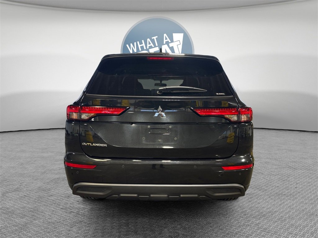Used 2022 Mitsubishi Outlander ES image 5