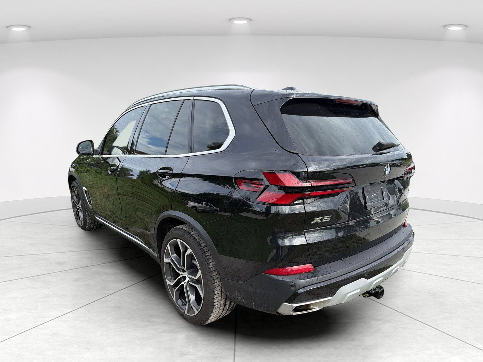 Used 2024 BMW X5 xDrive40i w/ Premium Package AWD/4WD image 6