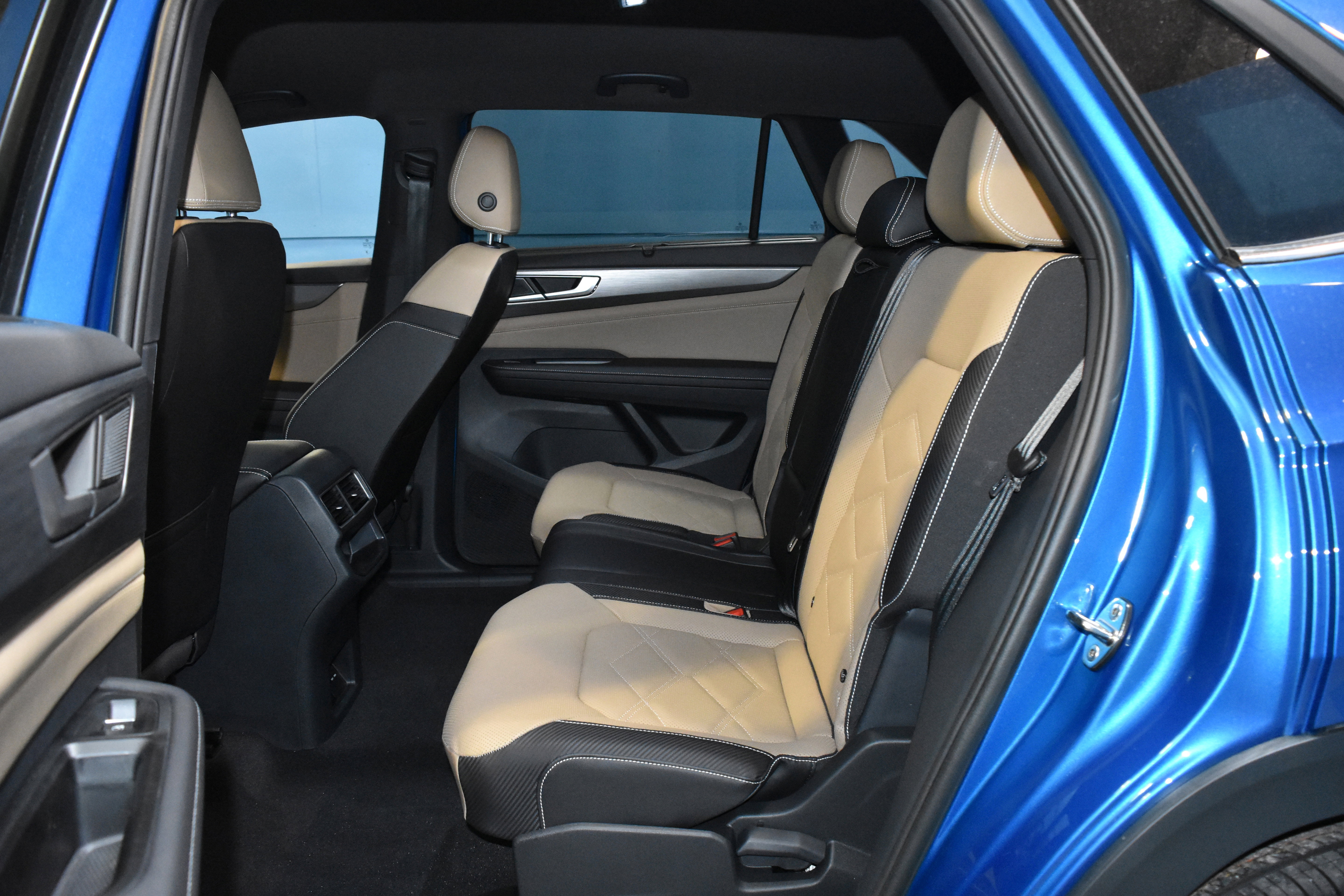 New 2025 Volkswagen Atlas Cross Sport SE image 15