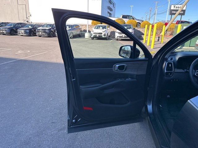 Used 2023 Kia Sorento S w/ Panoramic Sunroof Package image 31