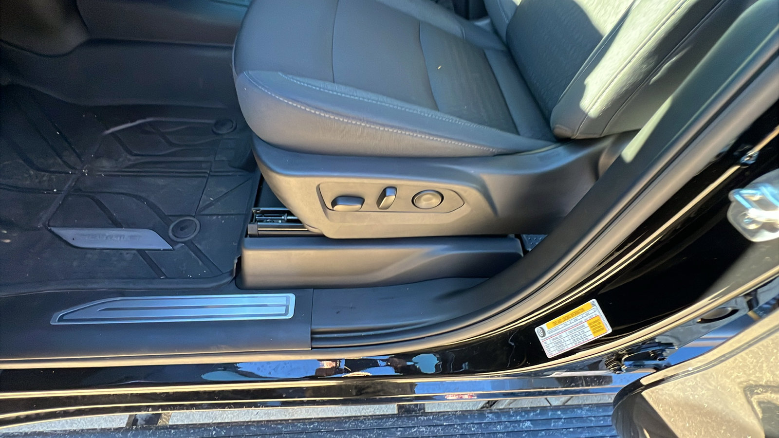 Used 2025 Chevrolet Silverado 1500 LT image 17