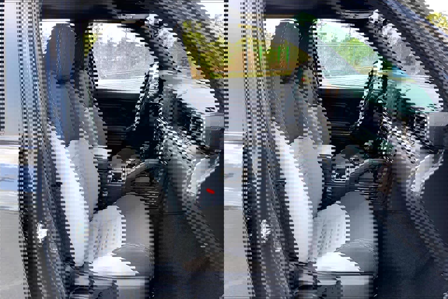 Used 2025 Toyota Tacoma TRD Sport image 9