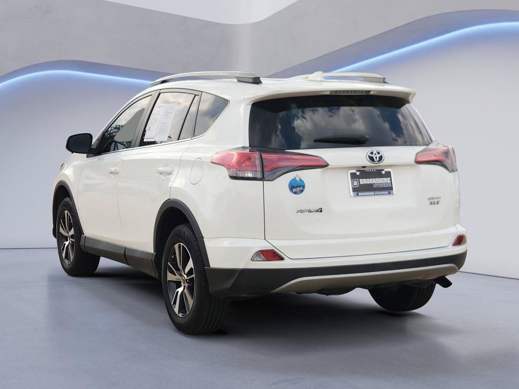 Used 2018 Toyota RAV4 XLE FWD image 8
